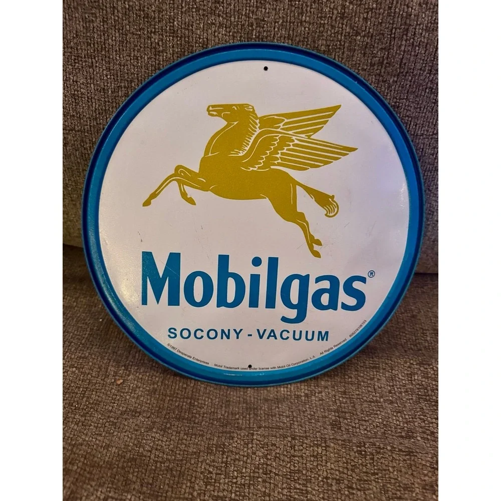 Vintage Mobilgas Pegasus Oil Gas Garage Mechanic Retro Round‎ Tin Metal Sign